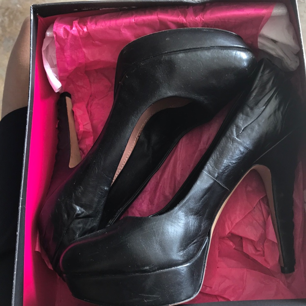 Vince Camuno heels!